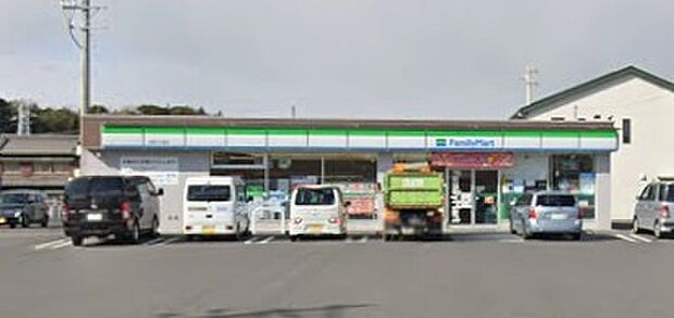 ファミリーマート鈴鹿千代崎店(約340m)