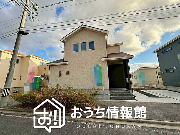 【現地写真(外観)【28号地】】軽くて火災に強い屋根材を採用し、地震時の建物への負担や揺れを軽減しています。