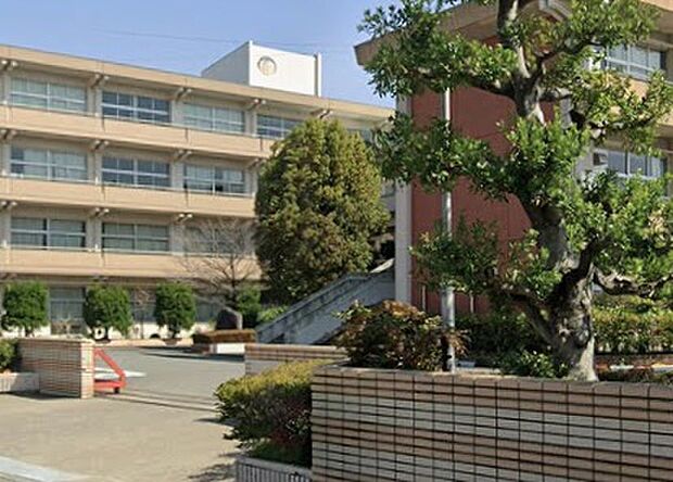 一宮市立尾西第一中学校(約350m)