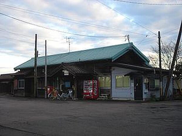 長良川鉄道「富加駅」(約800m)