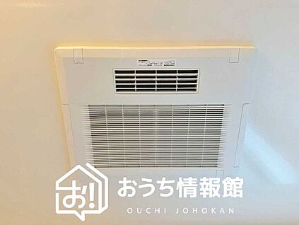 電気式浴室暖房換気乾燥機