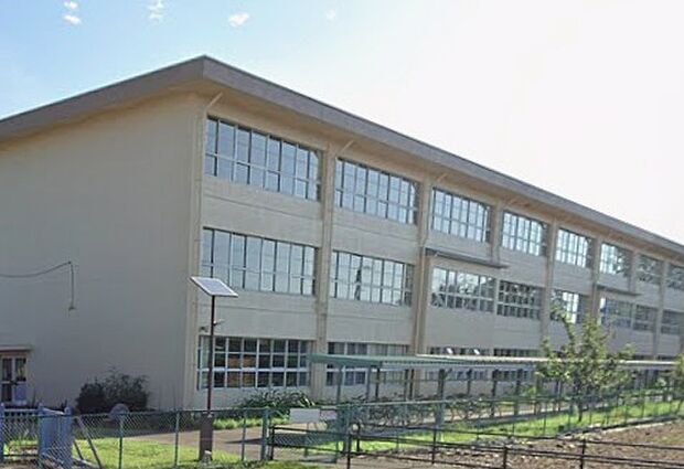 犬山市立犬山中学校(約1,410m)