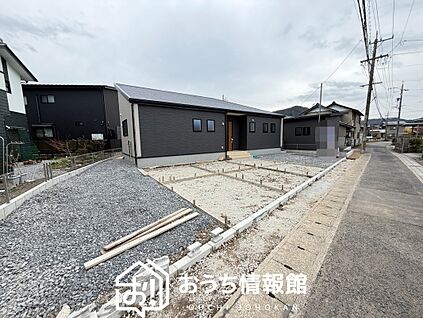 現地写真（前道含む外観）