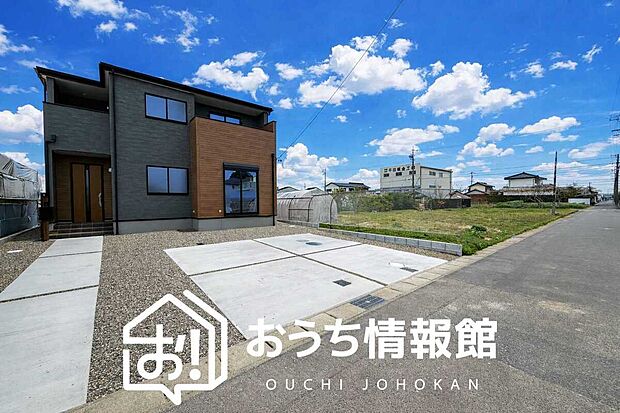 【現地写真(前道含む外観)】健康被害に配慮したもっとも安全性の高い建材を採用し、シックハウス対策をしております。