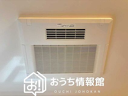 電気式浴室暖房換気乾燥機