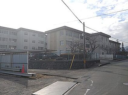 四日市市立桜中学校 1900ｍ(徒歩24分)