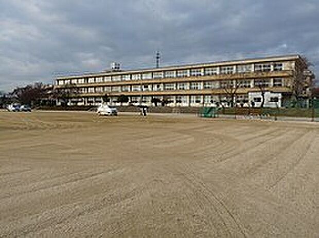 多治見市立北陵中学校（約1,600m）
