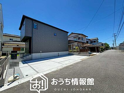 現地写真（前道含む外観）
