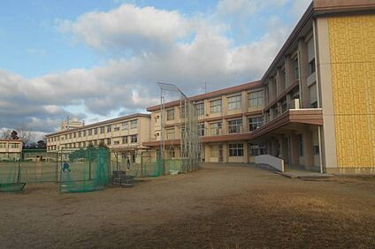 鈴鹿市立天栄中学校 2800ｍ(徒歩35分)