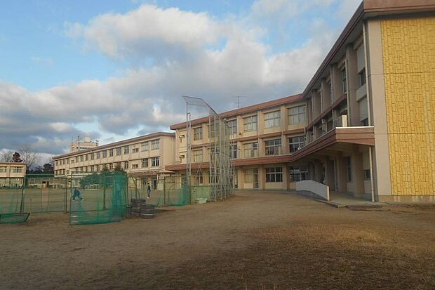 鈴鹿市立天栄中学校（約2,800m）