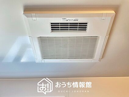 電気式浴室暖房換気乾燥機