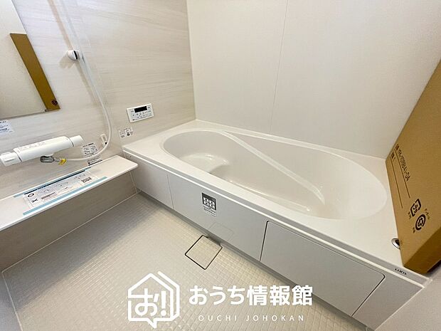 【現地写真(浴室)】浴室暖房乾燥機付き。1坪タイプで広々です。