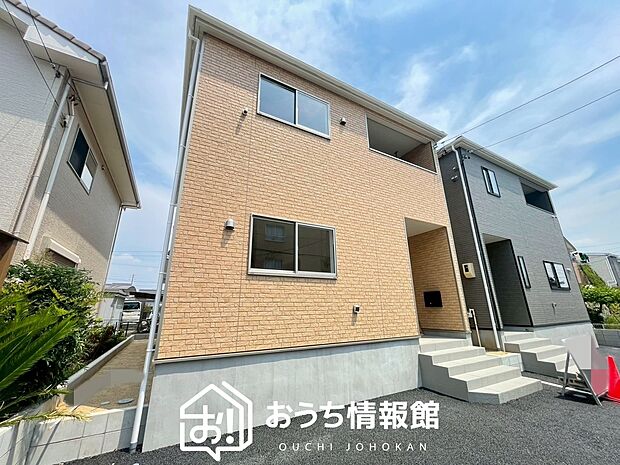 【現地写真(外観)【1号地】】雨で汚れを落とし、耐久性・耐候性に優れた外壁を使用しています。