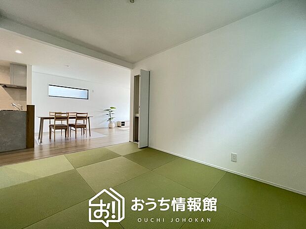 【現地写真(和室)】大壁仕様の新和室。くつろぎの空間です。