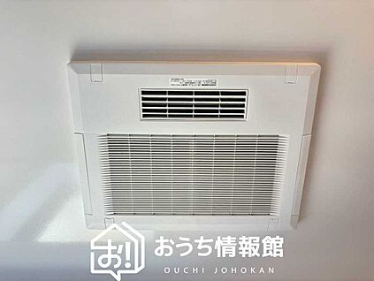 電気式浴室暖房換気乾燥機