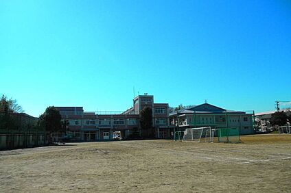 鈴鹿市立白鳥中学校 5070ｍ(徒歩64分)