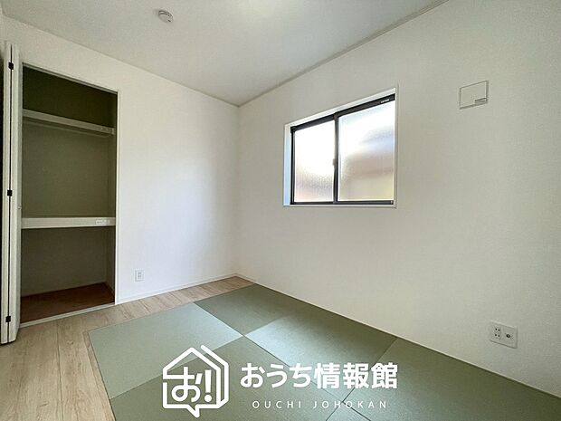 【現地写真（和室）】大壁仕様の新和室。くつろぎの空間です。