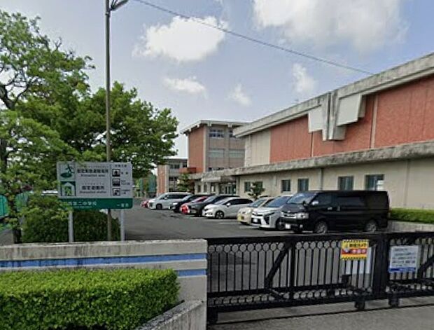 一宮市立尾西第二中学校（約1,800m）