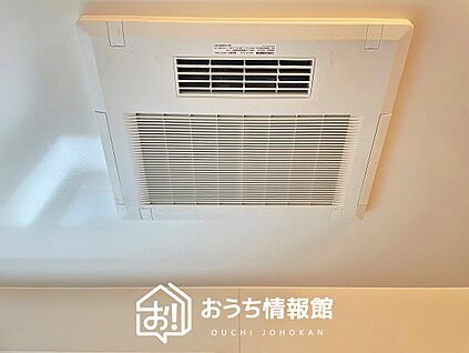電気式浴室暖房換気乾燥機