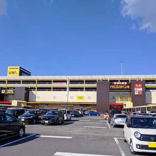 MEGAドン・キホーテUNY大口店 680ｍ(徒歩9分)