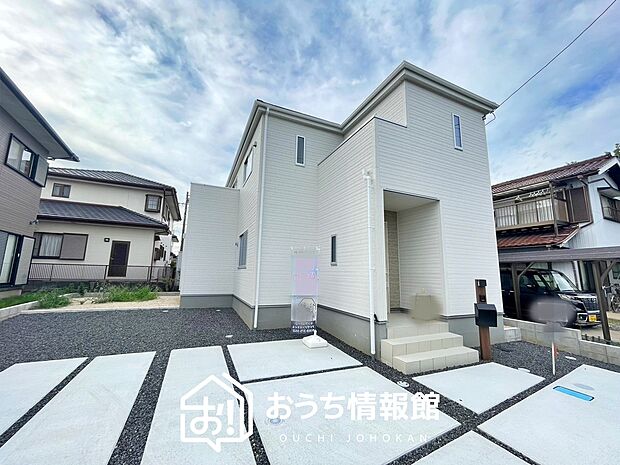 【現地写真(外観)】雨で汚れを落とし、耐久性・耐候性に優れた外壁を使用しています。