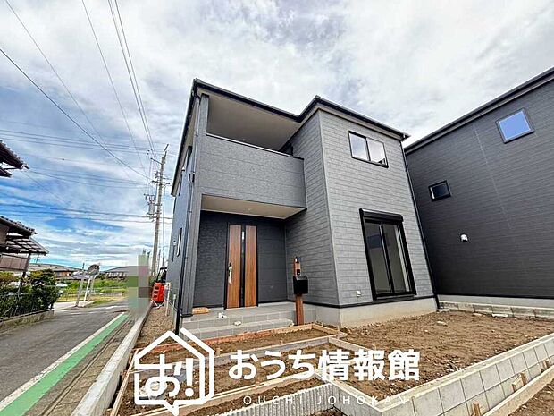 【現地写真(外観)【3号地】】雨で汚れを落とし、耐久性・耐候性に優れた外壁を使用しています。