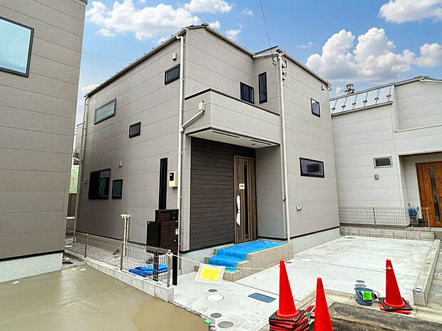 【【外観】】京王線「中河原」駅まで徒歩6分の閑静な住宅街に位置する分譲地が誕生！車の往来のない立地のため、小さなお子様のいるご家庭でも安心の分譲地。車2台駐車可能な棟もあります！