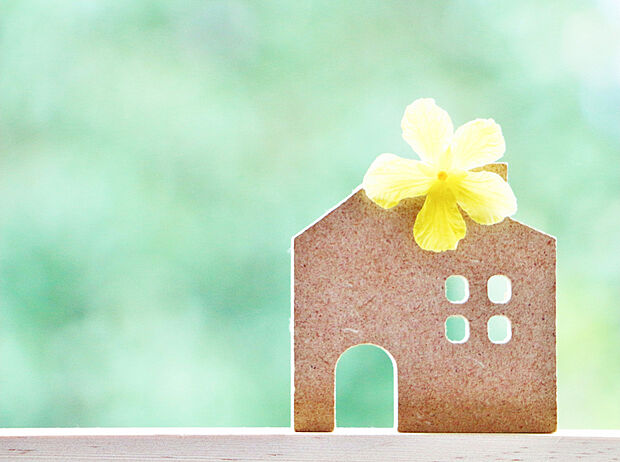 【【断熱等性能等級5相当】】断熱性や気密性に優れ、外気の影響を受けにくい構造にすることで、ヒートショックのリスク軽減、節電・節約につながり、冷暖房のエネルギー消費による熱負荷を大幅に低減します。