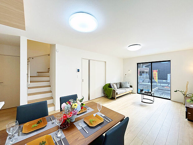 【【LDK 18.75帖:VII-6号棟】】各棟異なる間取りプランで、3~4LDKの回遊動線、WIC・SIC・Pantryなど収納豊富なプランを選ぶことができます。