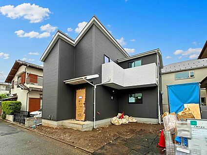 【外観：5月上旬撮影】