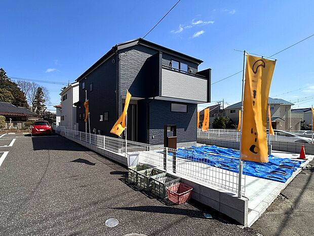 【【外観】】完成物件につき、ご内覧可能!
カウンターキッチンや水回り集約設計など、生活に優しい工夫がされた設計で暮らしやすさを考慮した造りの3部屋ファミリープラン!