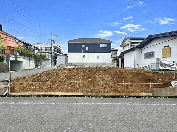 【【現地外観】】自然や広い公園が点在しており、外遊びがしやすい、のびのび育てられる環境。
「殿入中央公園」や「ゆりのき台中央公園」があり、自然を身近に感じられる街並み