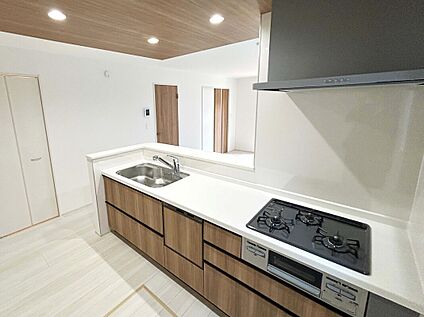 【建物プラン例：Kitchen】