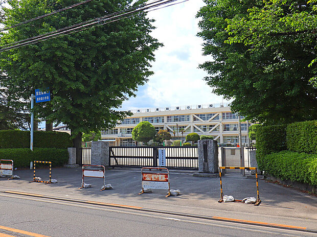 あきる野市立東秋留小学校（約400m）
