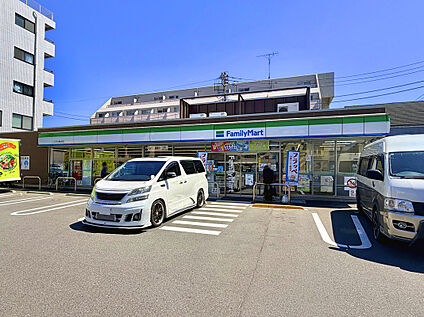 ファミリーマート八王子元横山町店 377ｍ(徒歩5分)
