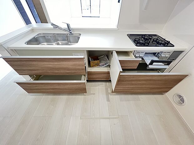 【キッチン】引き出し収納で使いやすいシステムキッチン