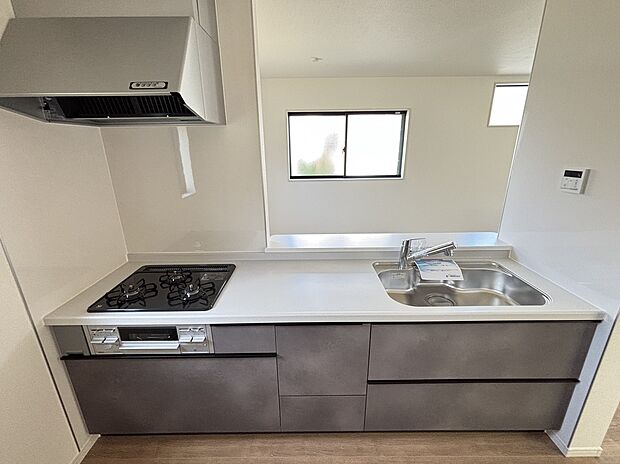 【キッチン】対面キッチンで収納たっぷり