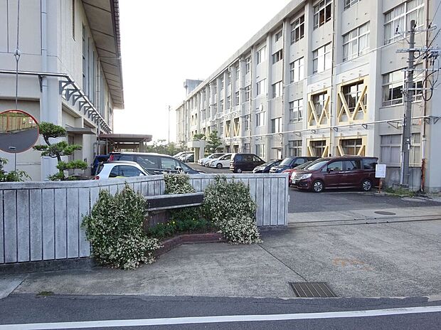 橿原市立大成中学校（約372m）