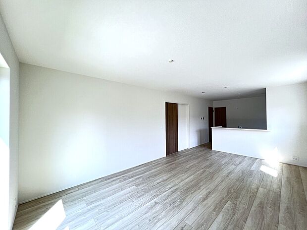 【LDK18帖】団らんに嬉しい対面式システムキッチンのＬＤＫ