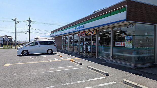 ファミリーマート 広陵寺戸店（約1,413m）