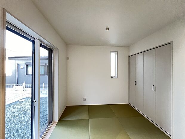 【1号棟和室】洋風和室4.5帖　収納付き