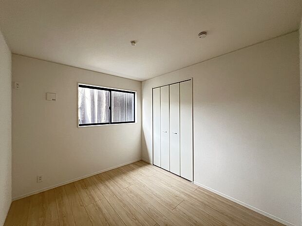 【2号棟洋室】寝室や子供部屋にピッタリな洋室