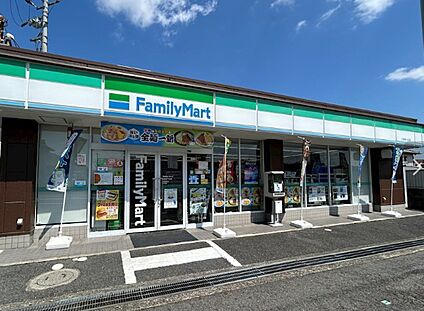 ファミリーマート 奈良上牧町店 463ｍ