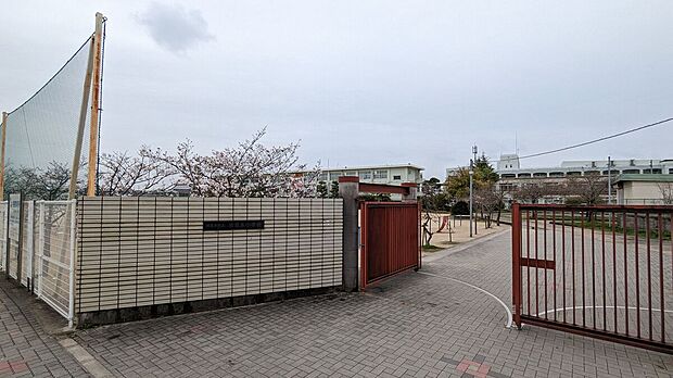 田原本町立田原本小学校(約2,373m)