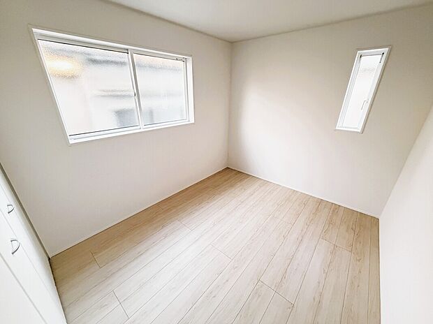 【洋室】お子様のお部屋にいかがでしょうか