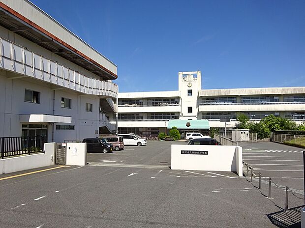 橿原市立畝傍北小学校(約392m)