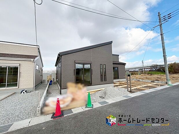 【現地外観】※3号棟
気になった物件すぐにご見学対応させていただきます!平日・お仕事帰りなど、いつでもご案内可能です♪周辺環境と併せて、実際に現地をご確認ください♪