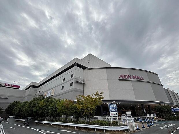 ワークマンカラーズイオンモール橿原ウエスト・ビレッジ店まで1560m