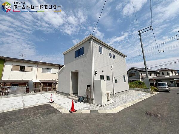 【現地外観写真】※2号棟
現地ご案内致します！周辺環境も併せてご確認頂けますので、お気軽にお問い合わせください♪
