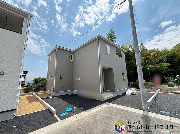 【現地外観写真】※2号棟　落ち着いた住環境で心安らぐ低層住宅地♪今から見たい！大歓迎です♪お気軽にホームトレードセンターまでお問い合わせください！